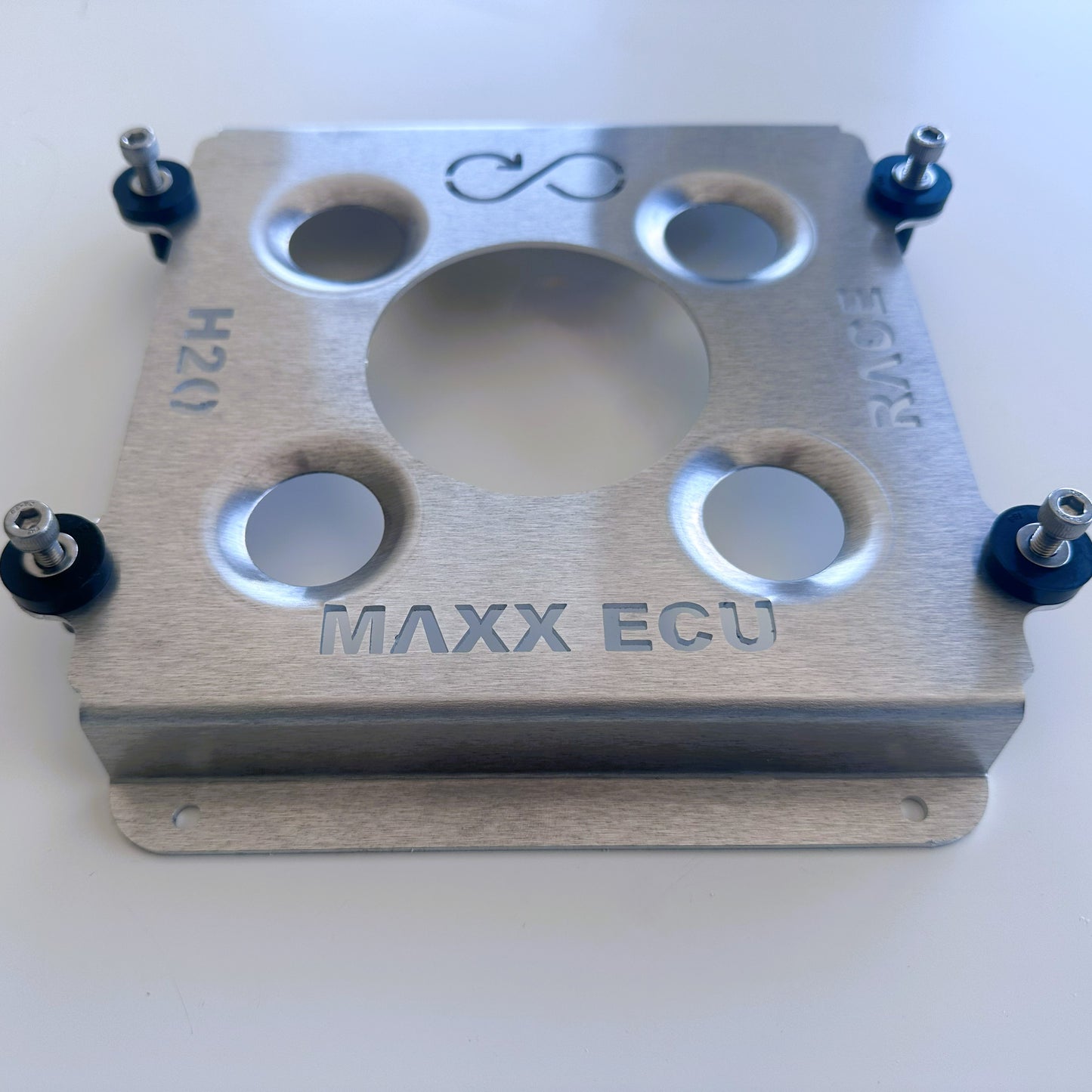 MaxxECU Race H20 Mount